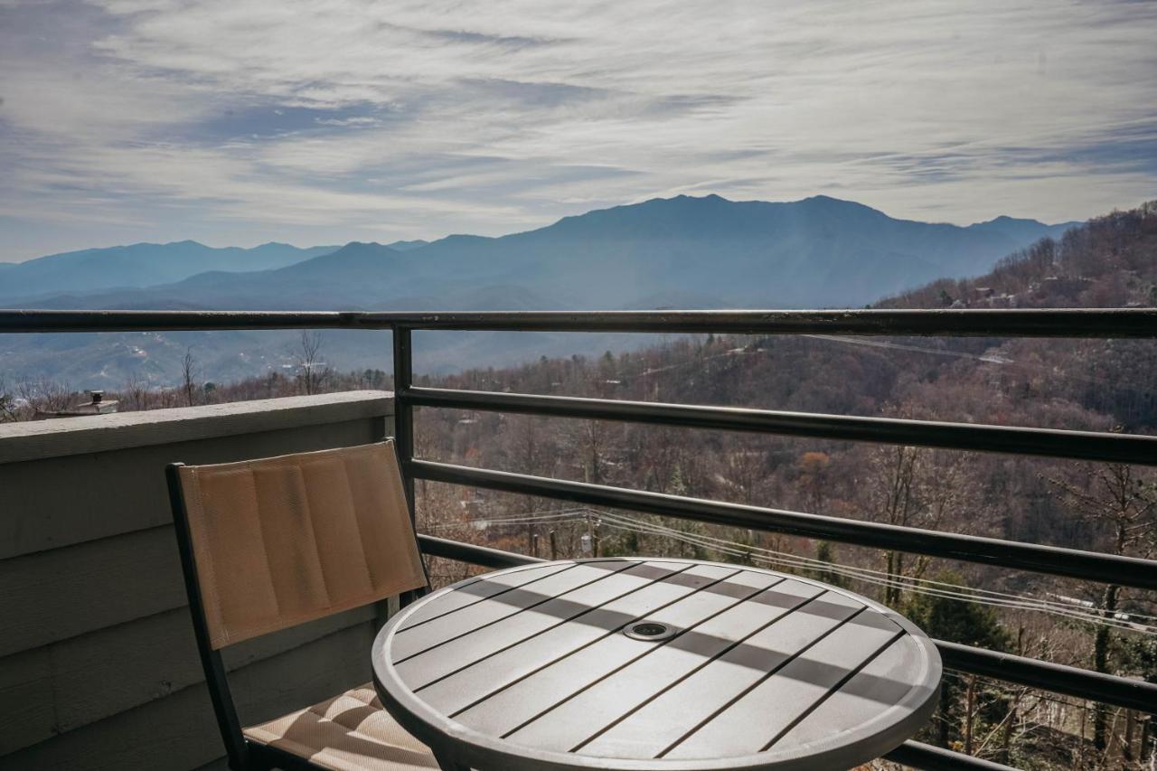 Smoky Mountains Studio With Balcony Gatlinburg Bagian luar foto